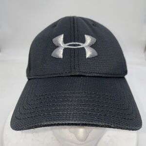 Under Armour Black Fitted Medium / Large Hat Cap